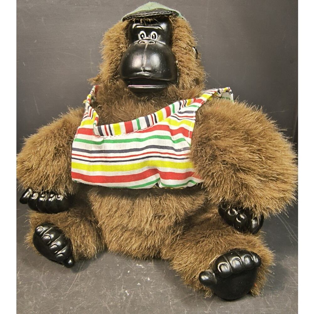 1802.  Rare Vintage Animated Plush Musical Gorilla Plays Macarena Dances